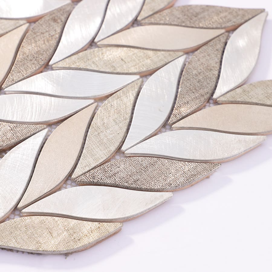 Close-up of feather leaf aluminum mosaic metal wall tile edge details