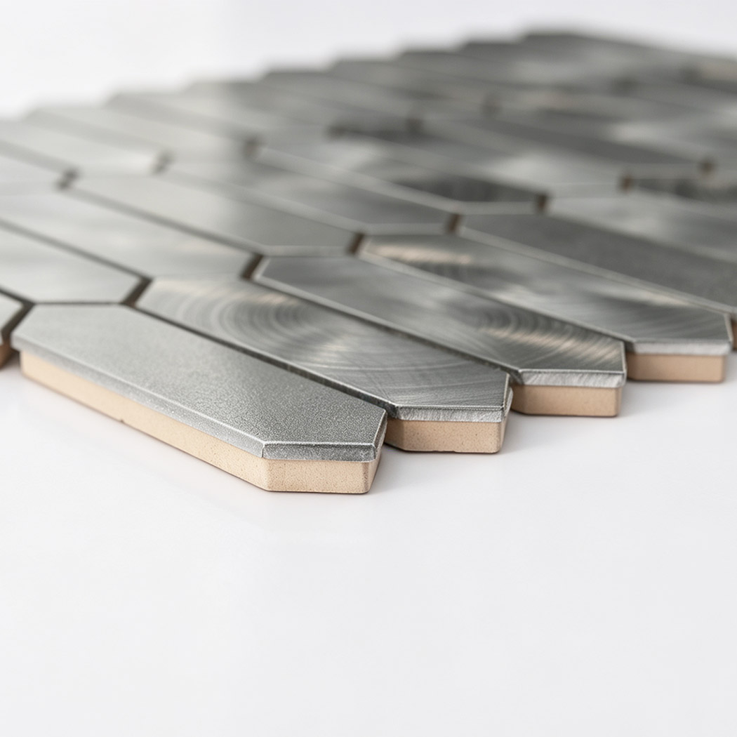 Low angle displaying side thickness of silver aluminum picket tile