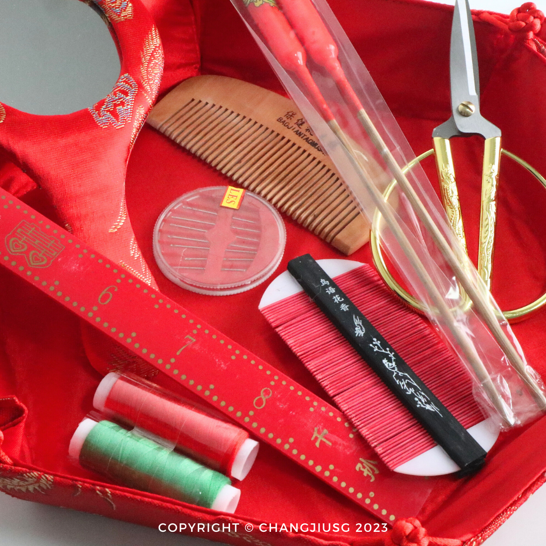 Chinese Wedding Hair Combing Set with Tray上头梳 (Bride) Close Up