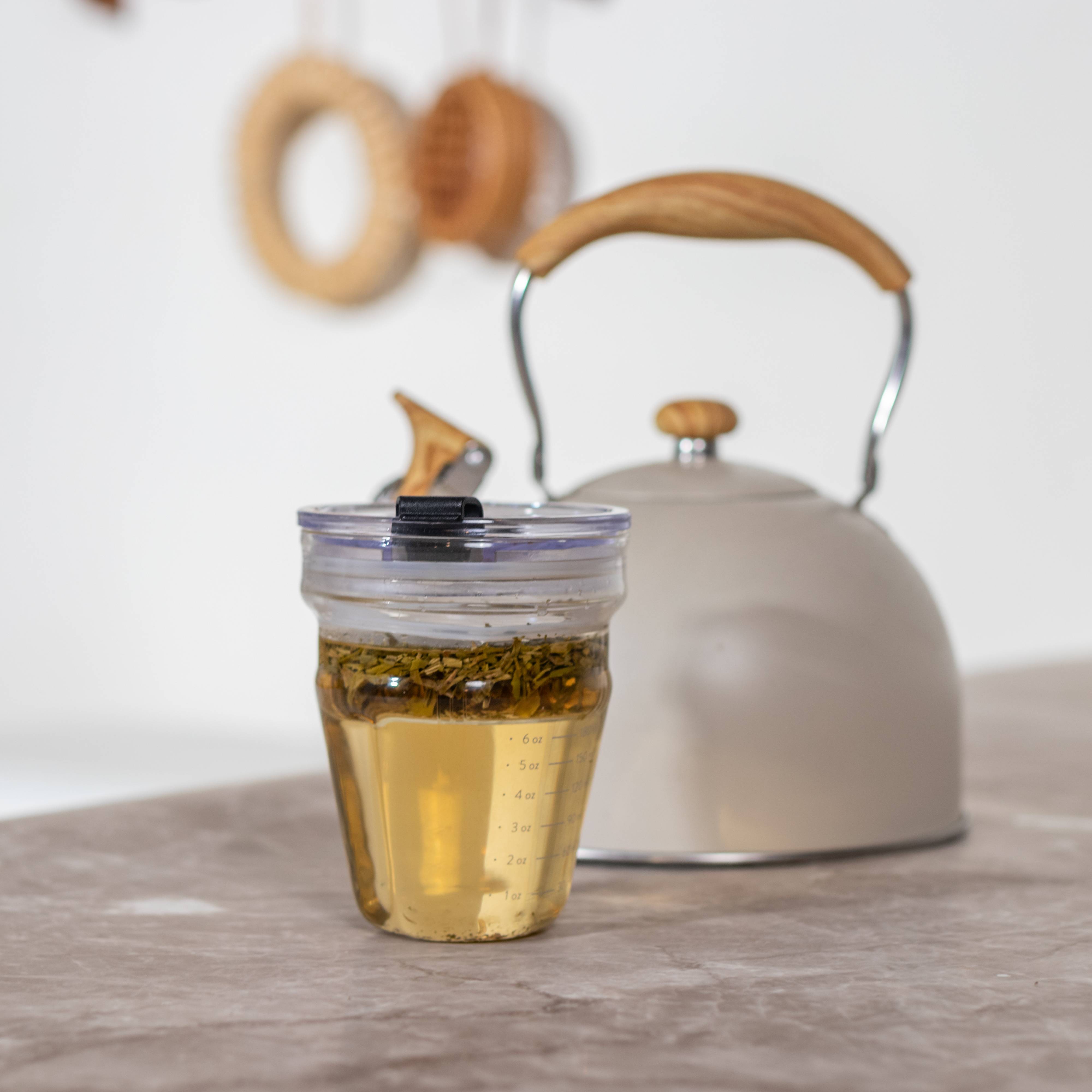 Swirl Cup Glass with Lid and Cork Sleeve - 450ml