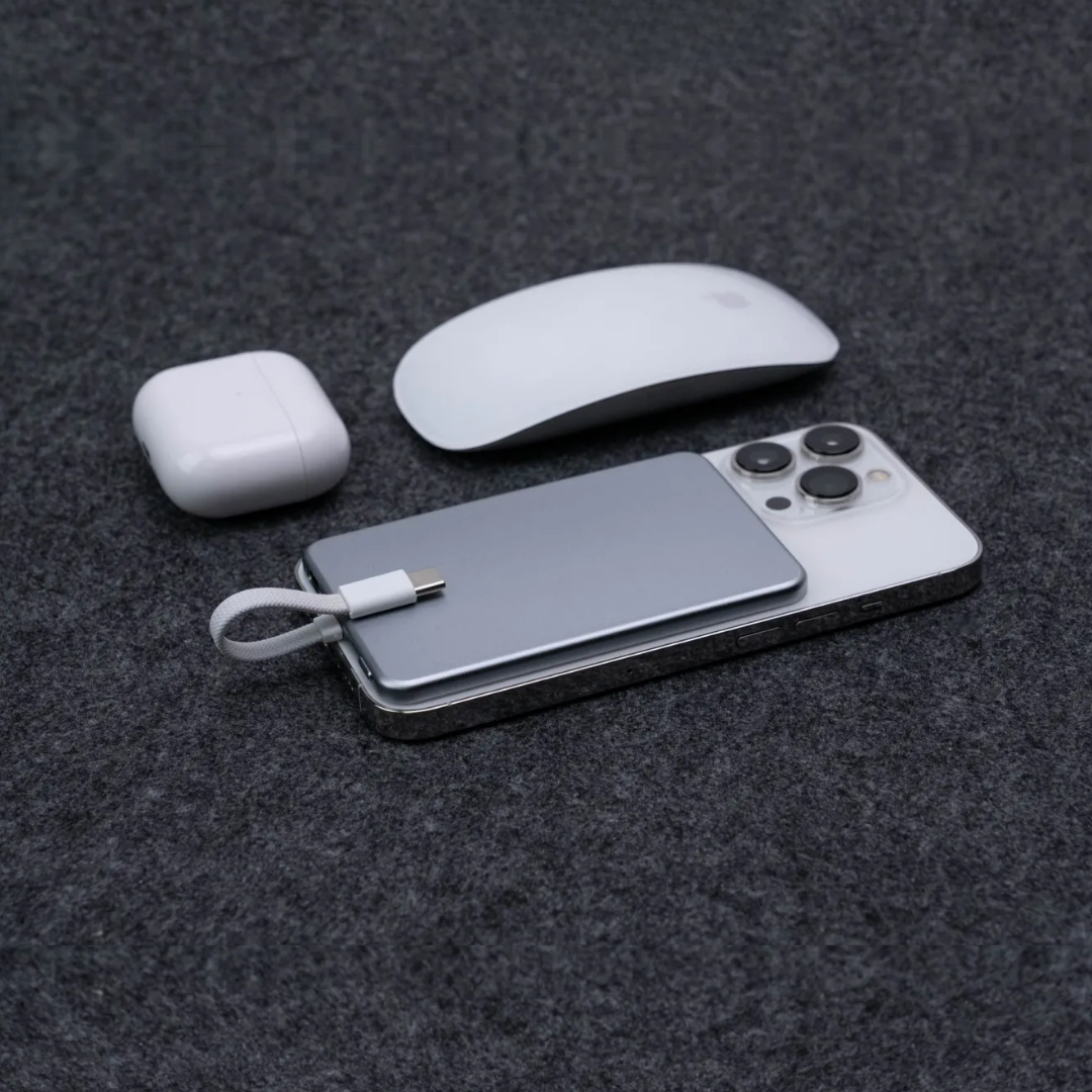 超輕薄設計磁吸快充Power bank