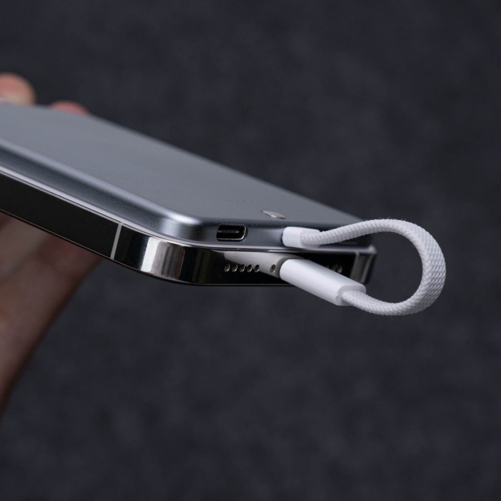 超輕薄設計磁吸快充Power bank