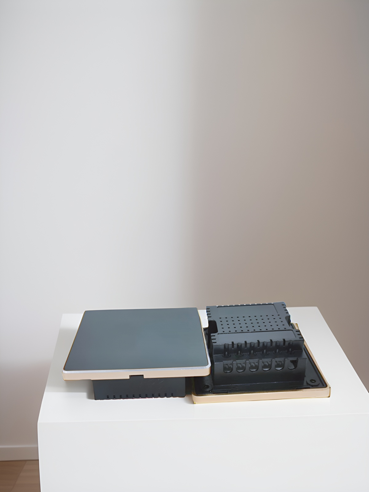 High grade aluminum frame 86 wall smart home switch enclosure with tempered glass panel-Zhaotesi