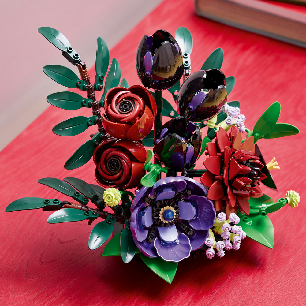 11513 Dark Flower Arrangement