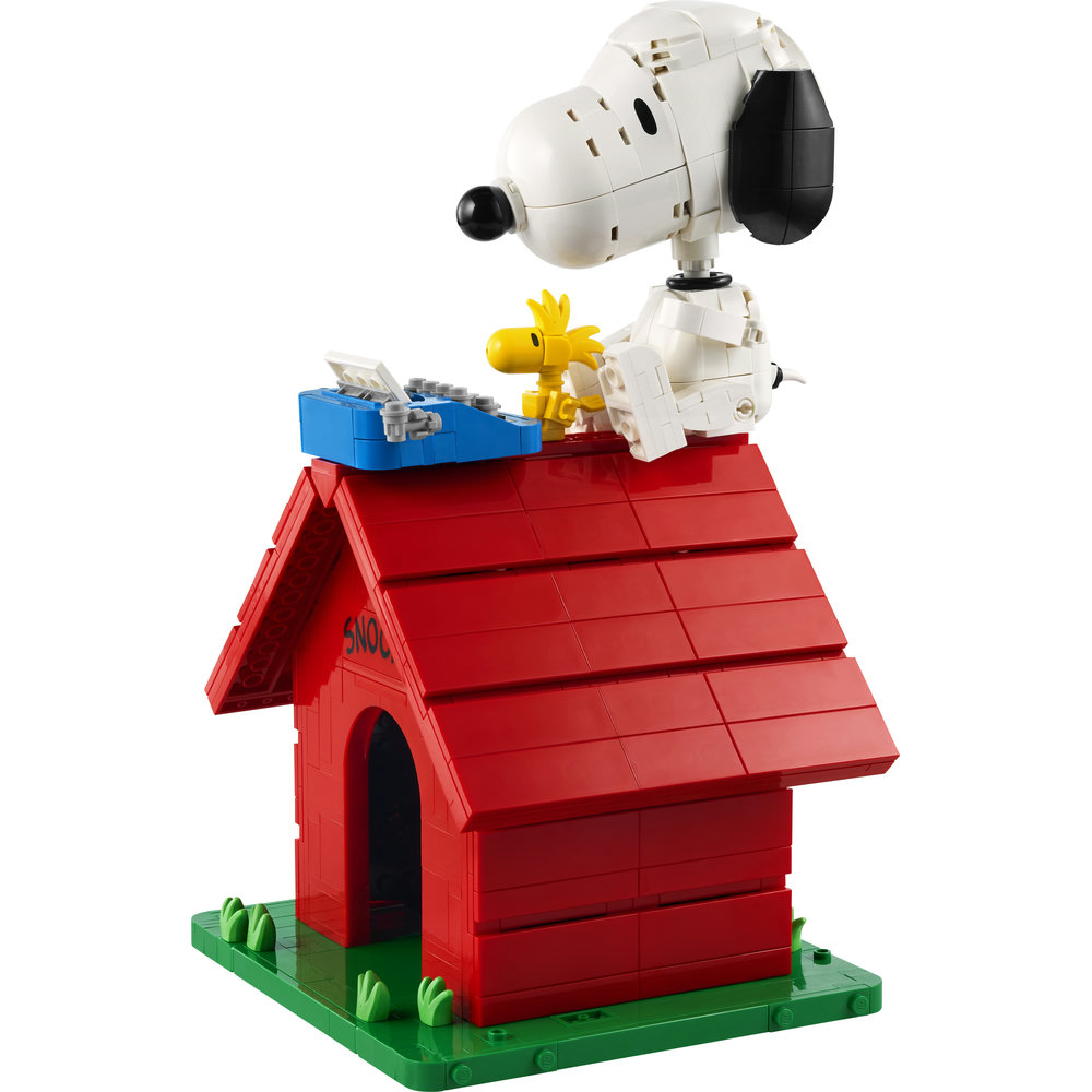 21368 Peanuts: Snoopy's Doghouse
