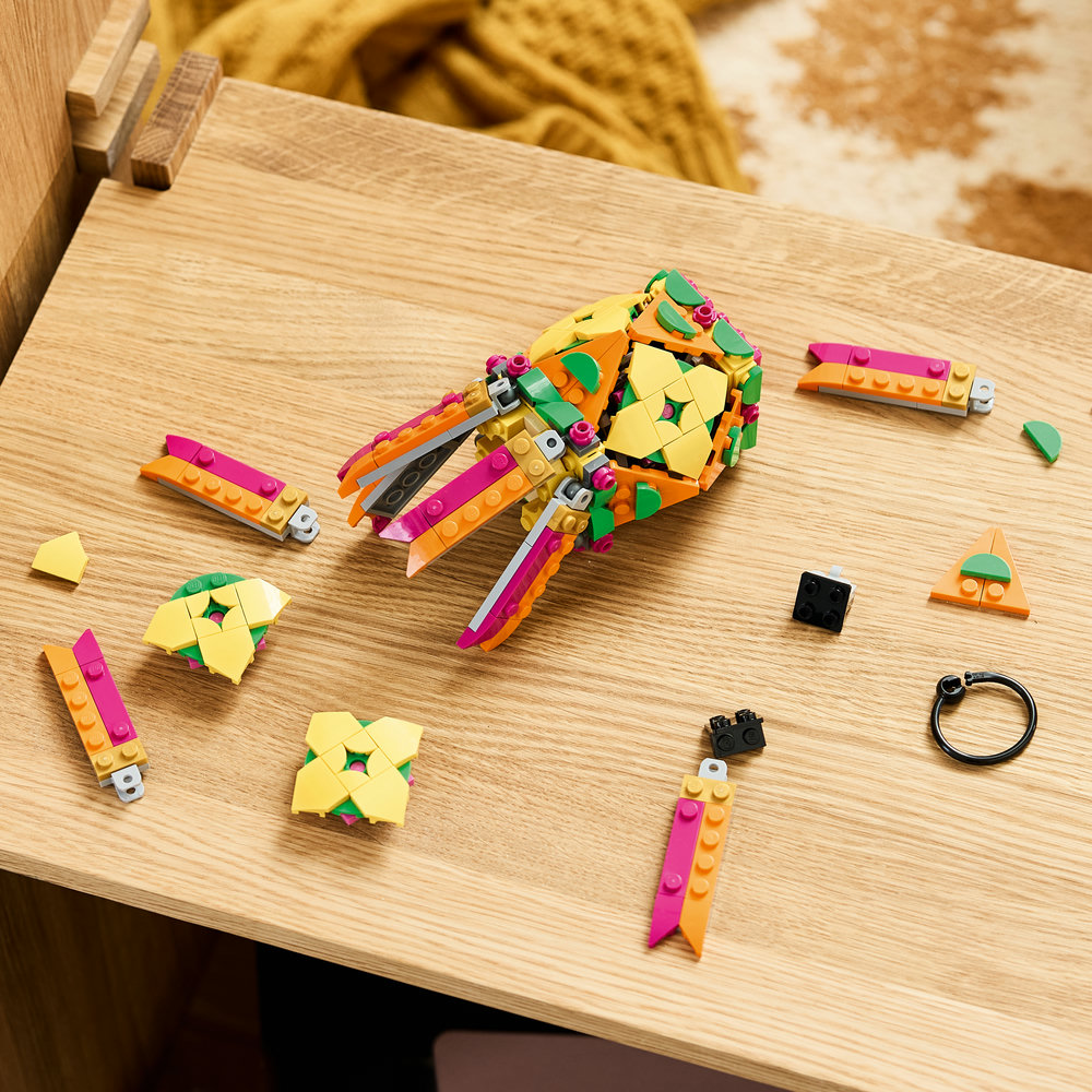40873 Colorful Lantern