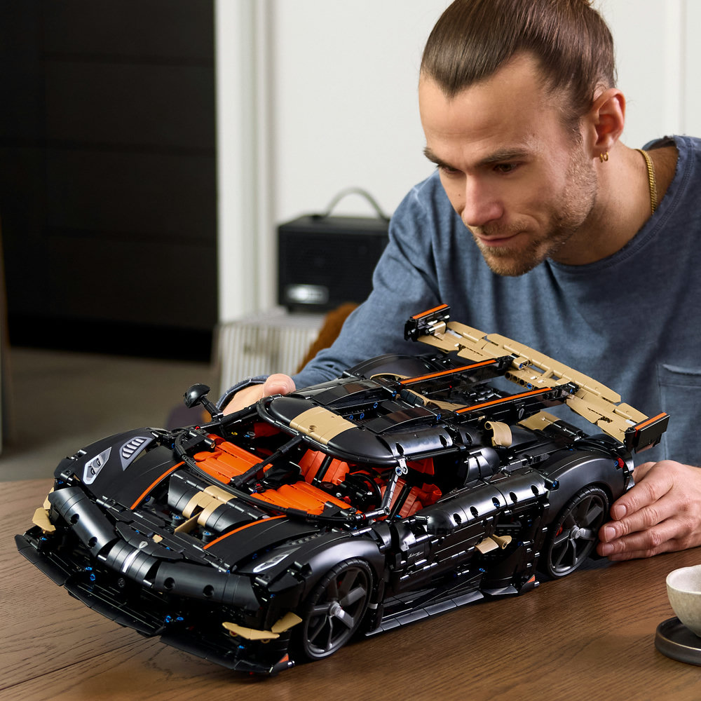 42232 Koenigsegg Sadair's Spear Megacar