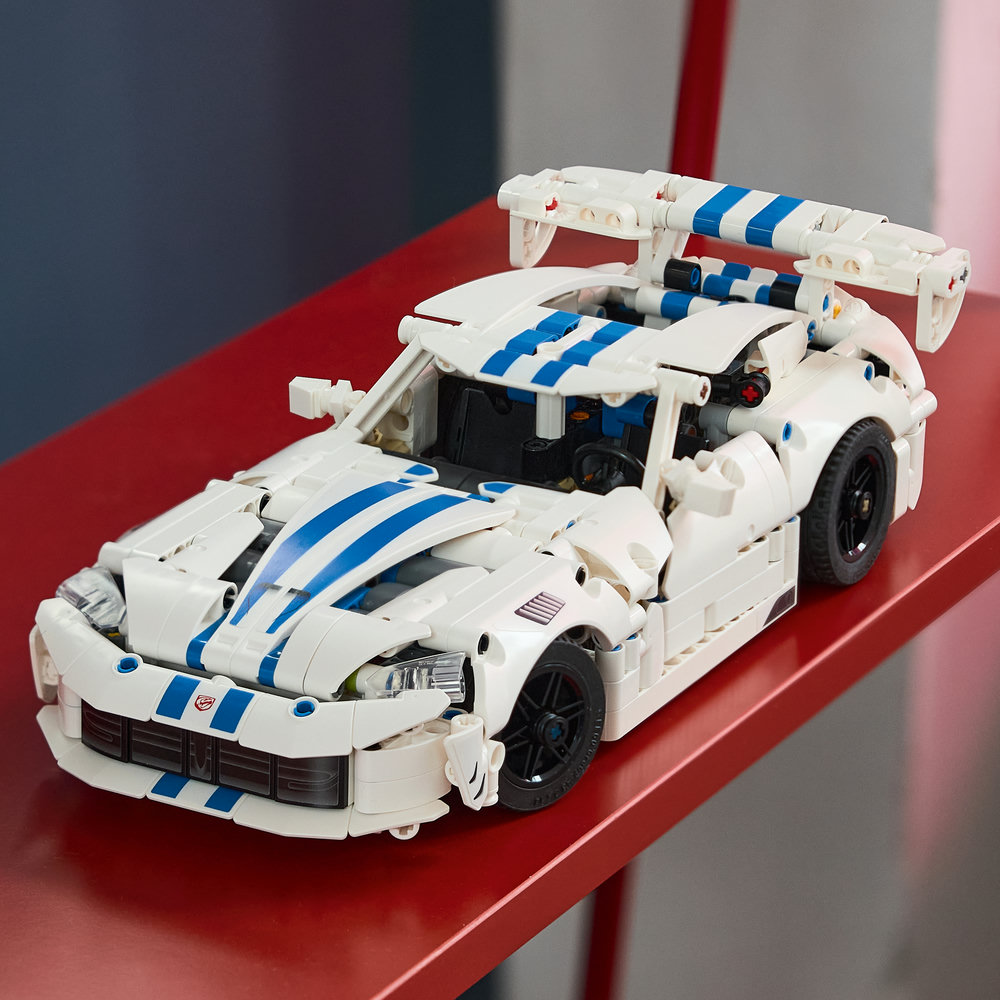 42234 Dodge Viper GTS-R Sports Car