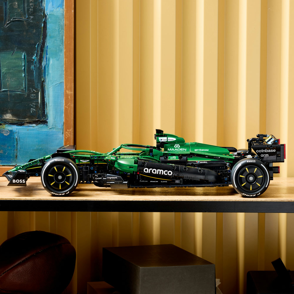 42240 Aston Martin Aramco AMR25 F1® Car