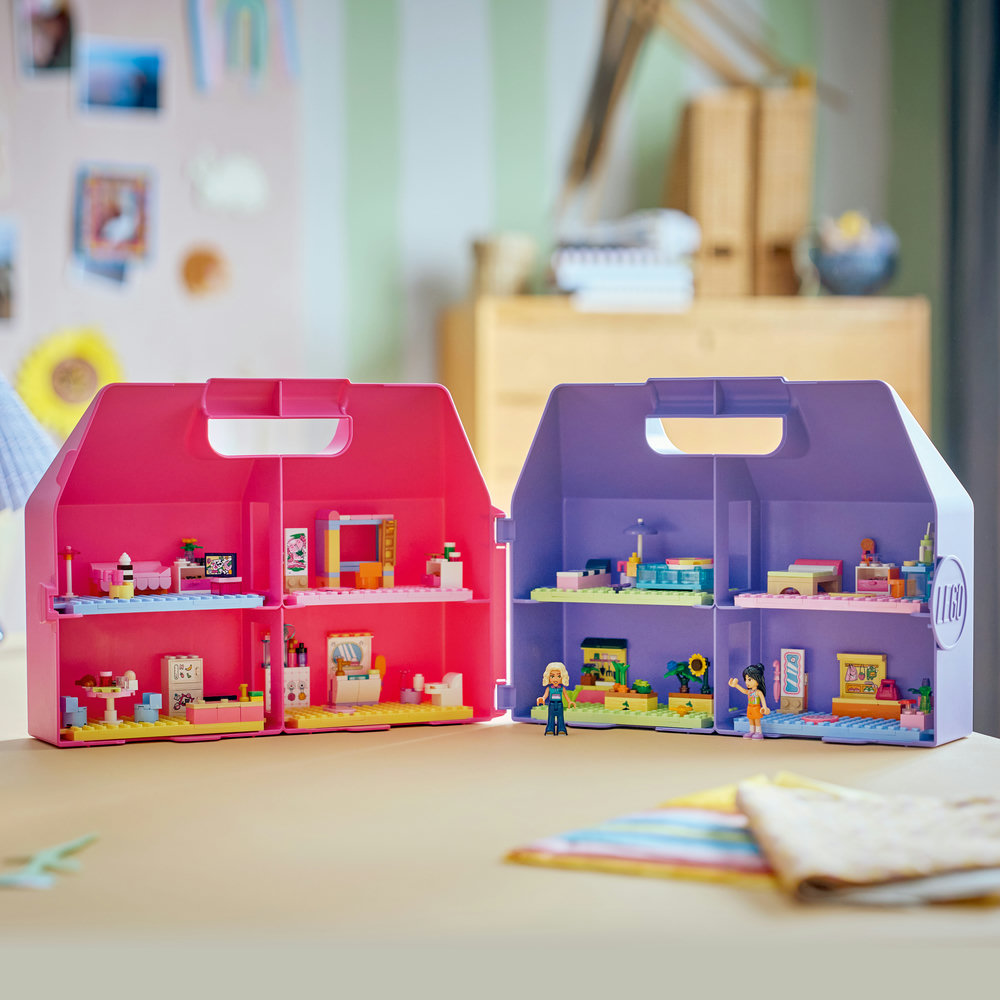 42697 Creative Dollhouse Suitcase