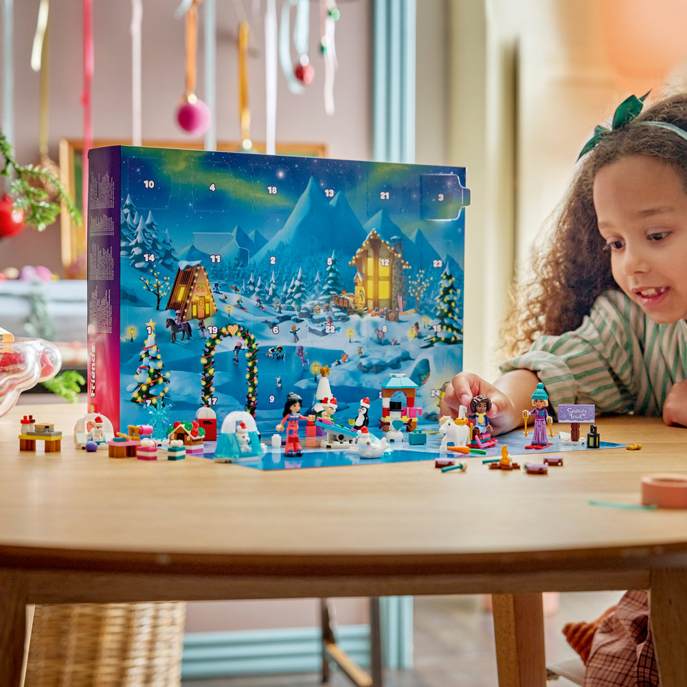 42698 Advent Calendar Friends 2026