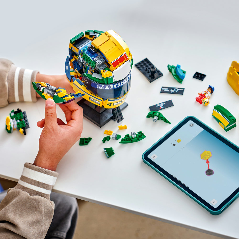 43024 Ayrton Senna Helmet