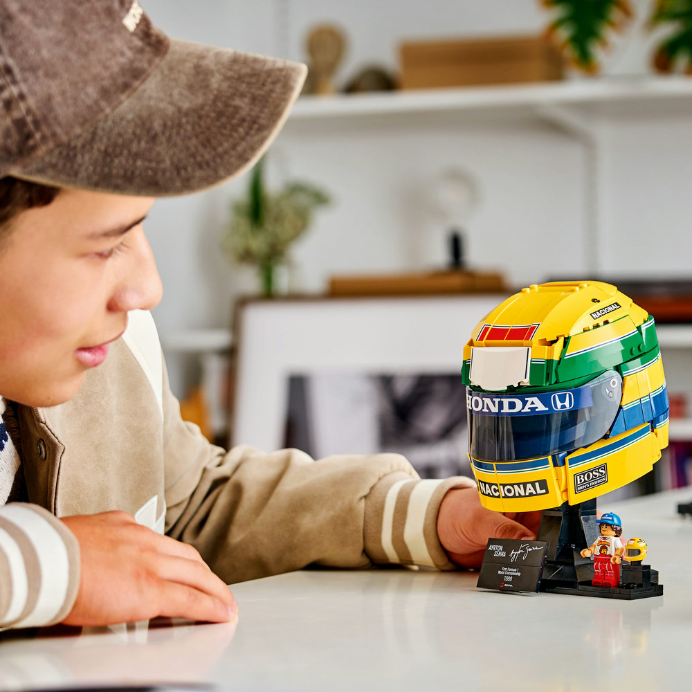 43024 Ayrton Senna Helmet