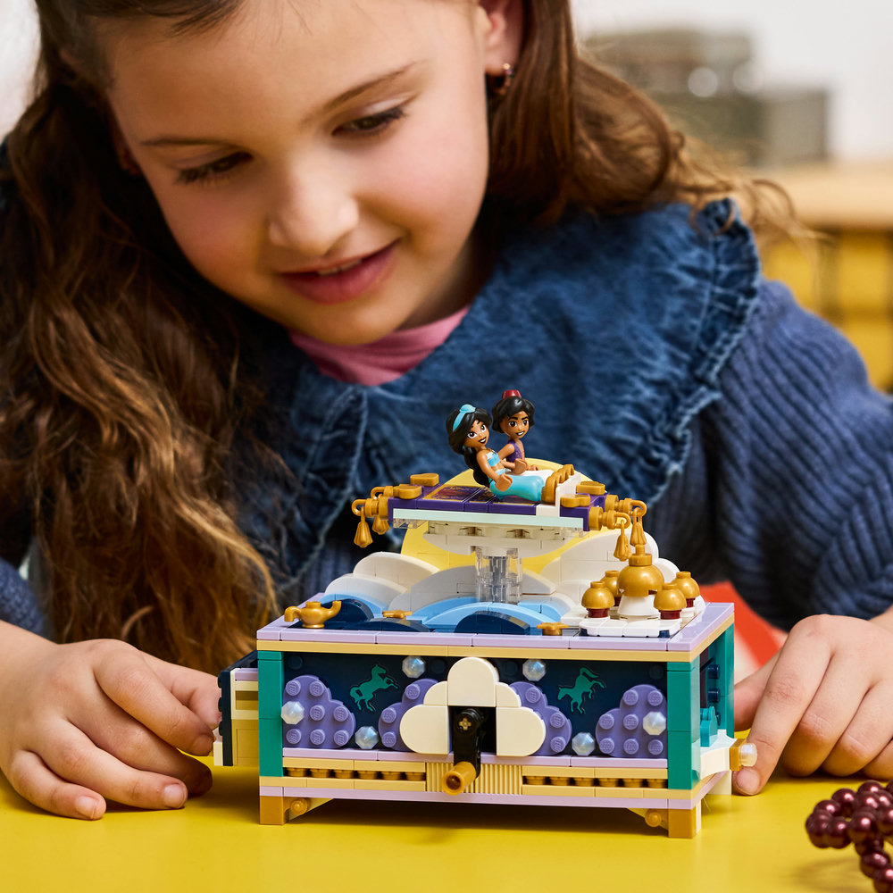 43295 Jasmine's Jewellery Box