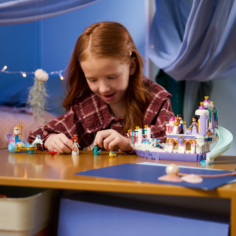 43299 Ariel's Royal Wedding Boat