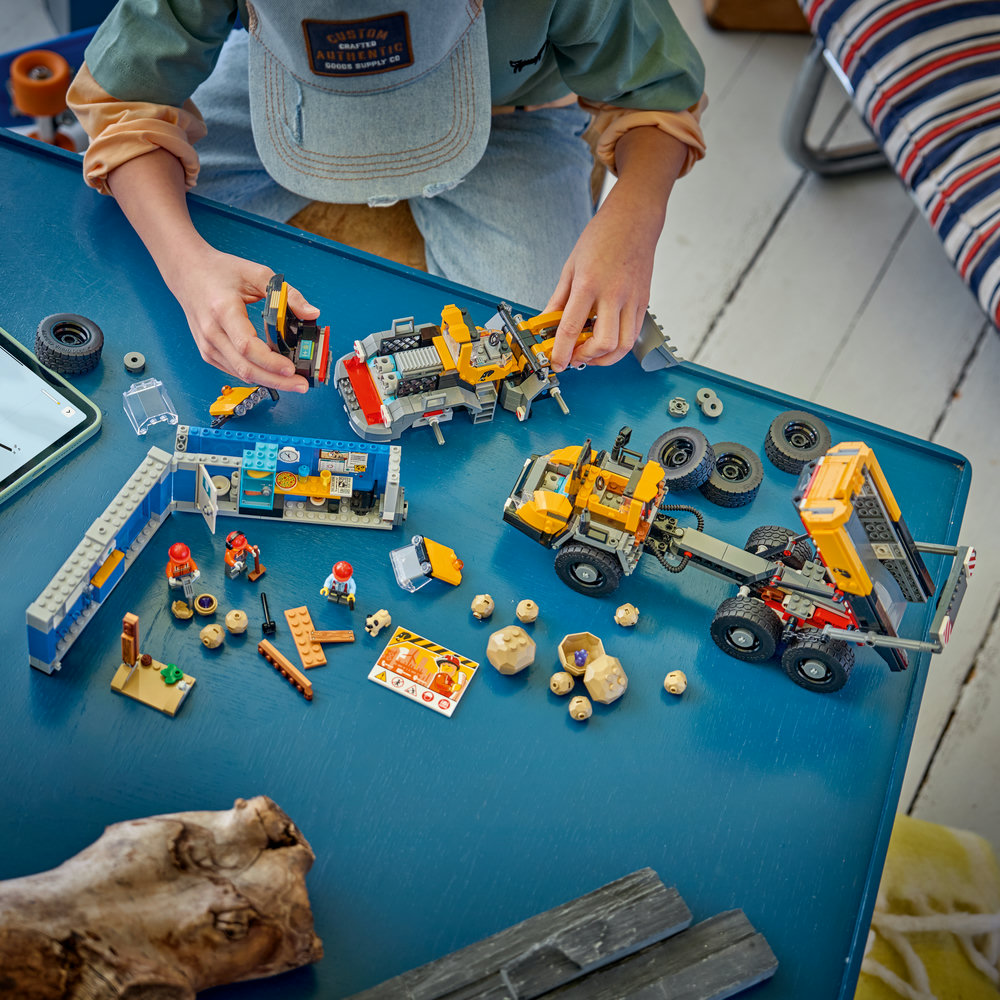 60494 Dump Truck & Front End Loader