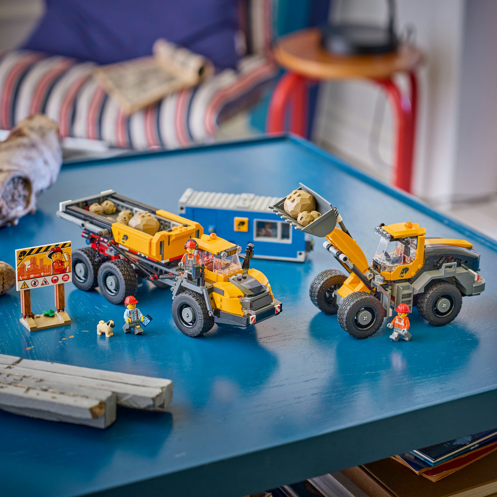 60494 Dump Truck & Front End Loader