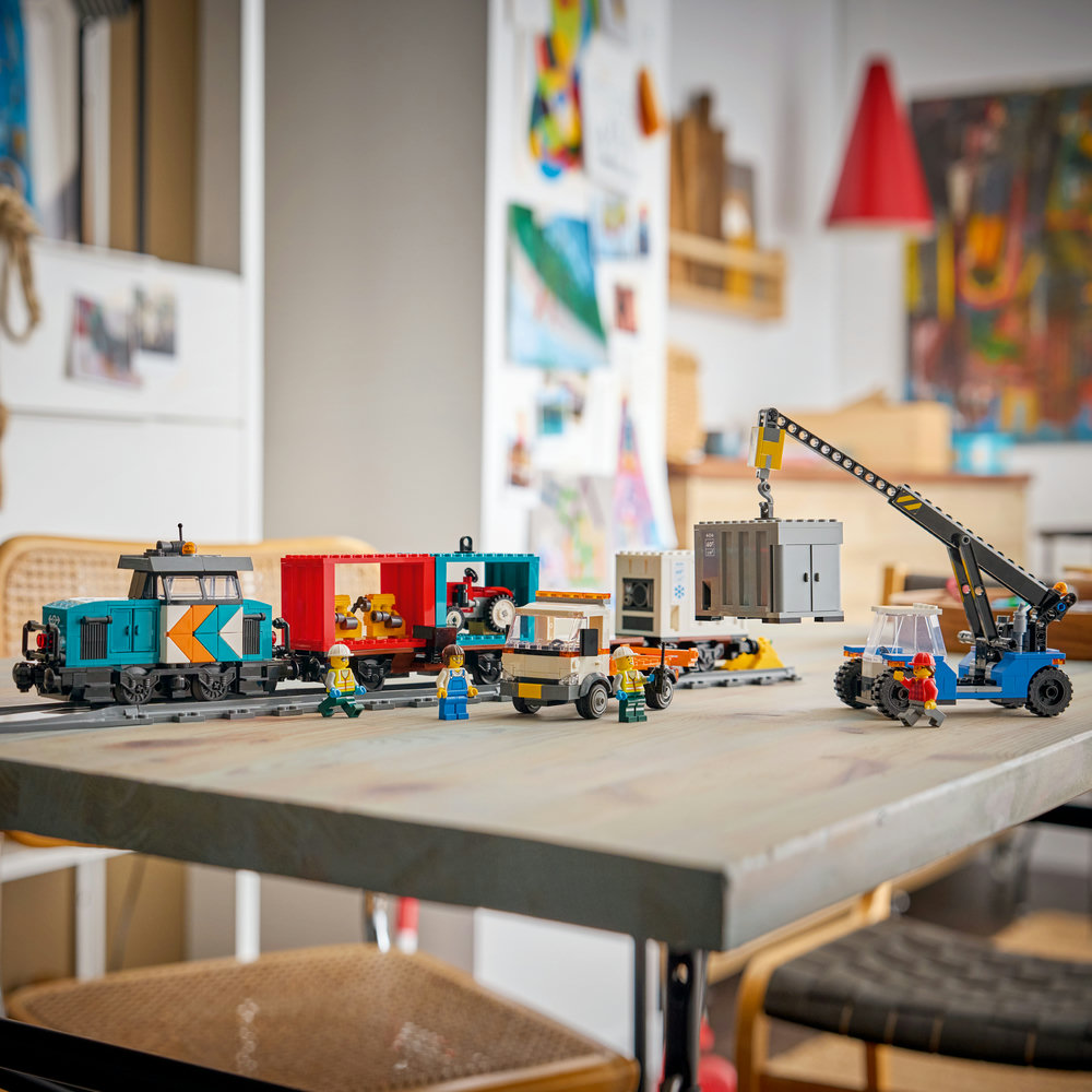 60509 Harbor Freight Train with Crane & Truck