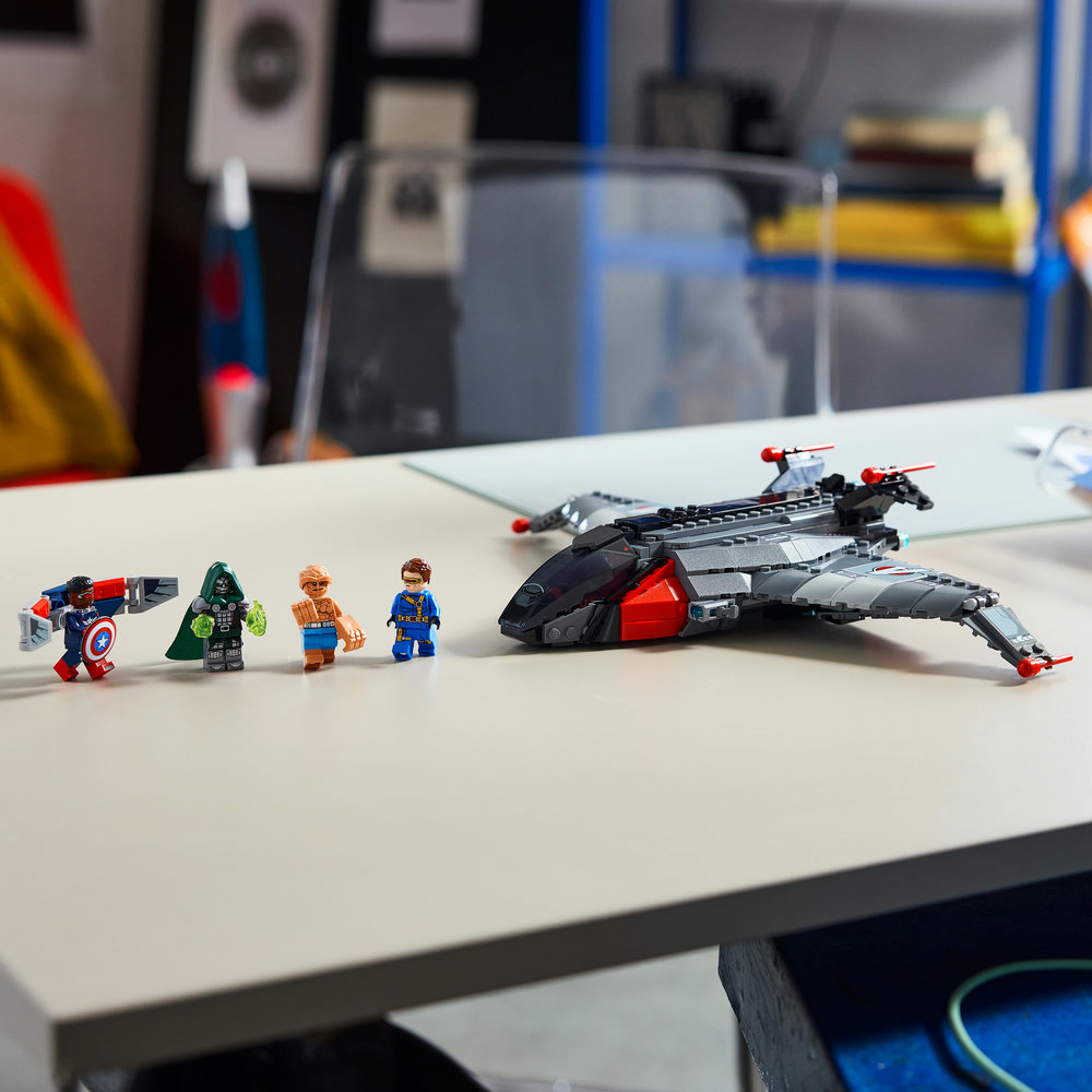 76347 Avengers: Doomsday Quinjet