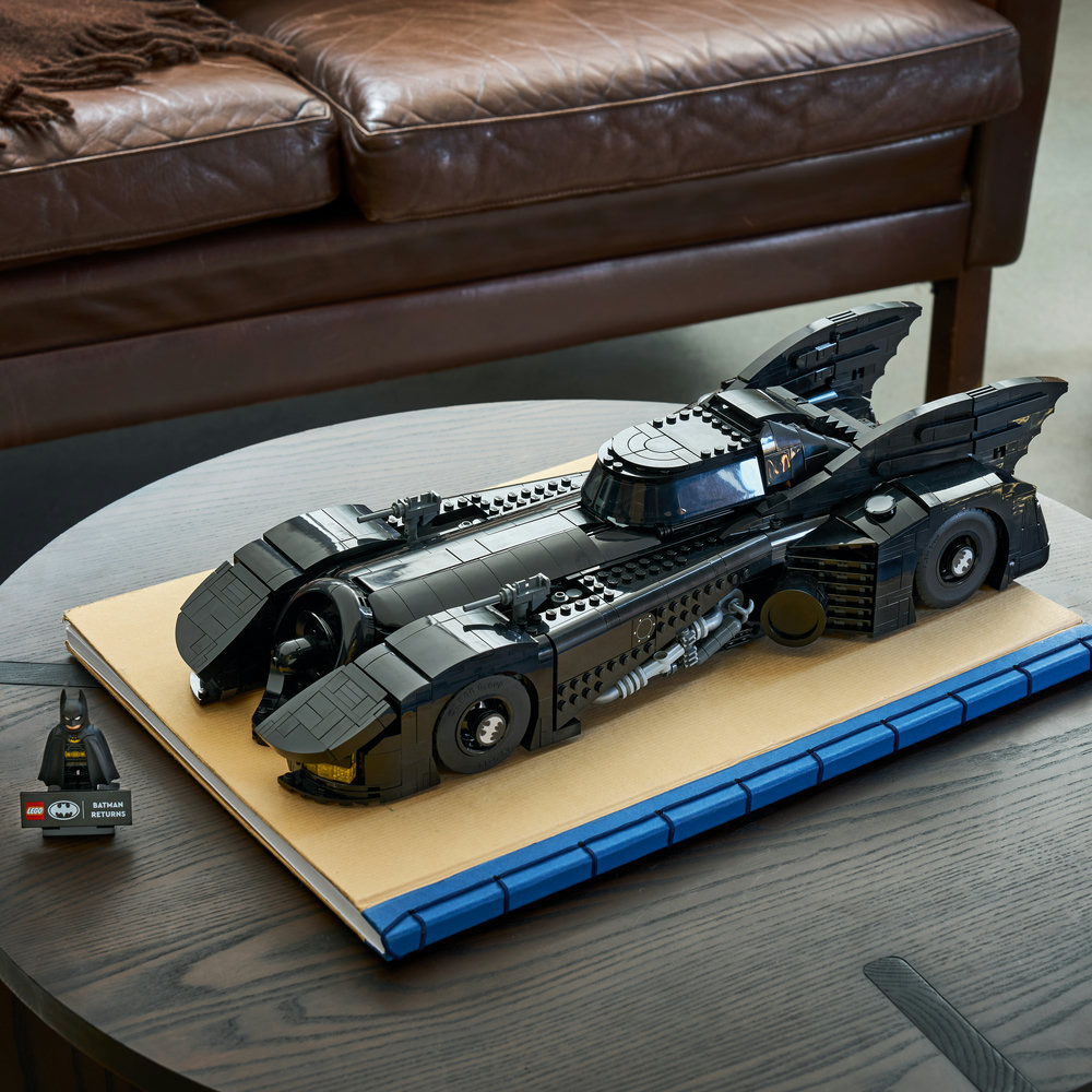 76355 Batman Returns™ Batmobile™