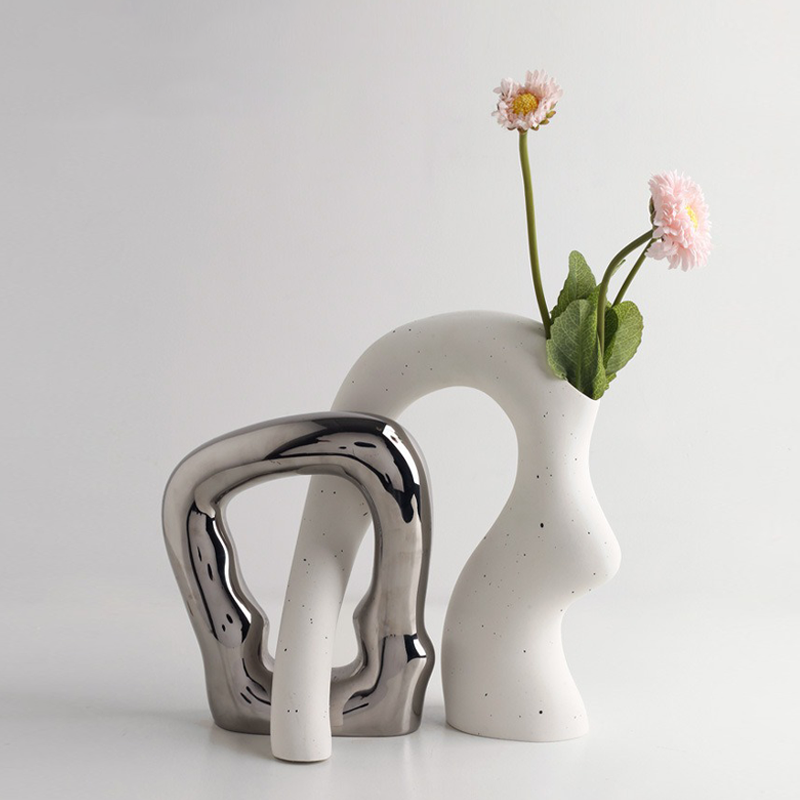 Gino, Vase