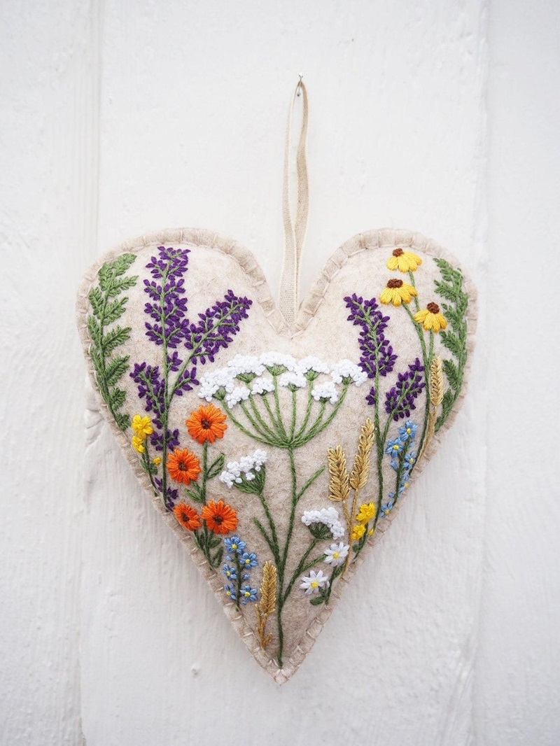 Hanging Heart Embroidery Kit - BUY 2 FREE SHIPPING