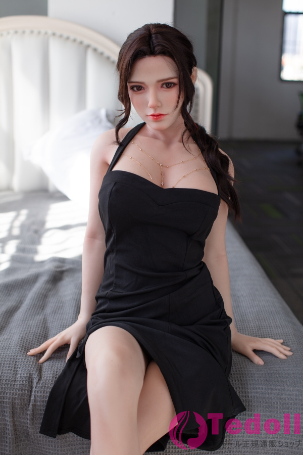 Starpery Julie 171cm黒のドレスにメロン顔の美女ラブドール 等身大 スレンダーセックスドール Dカップ ノーマル肌 掲載画像はフルシリコン製