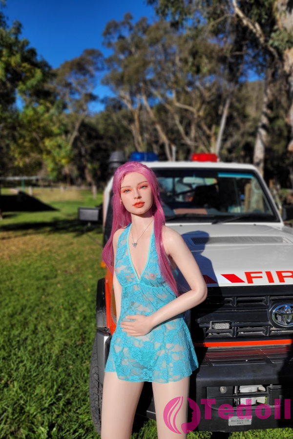 Starpery Queen 171cm欧米風ダッチワイフ 熟女 妖艶な姿 セクシー系ラブドール Aカップ ノーマル肌 掲載画像はフルシリコン製