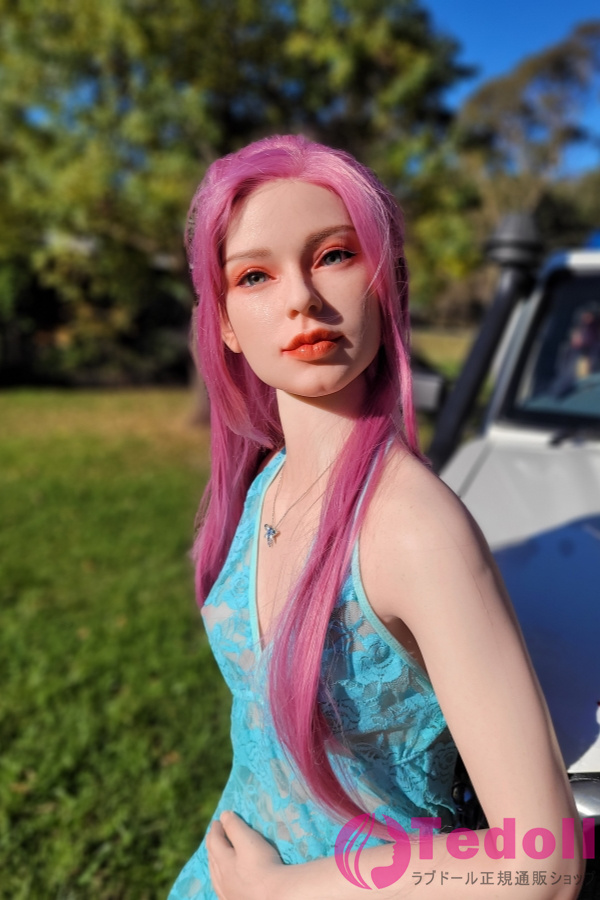 Starpery Queen 171cm欧米風ダッチワイフ 熟女 妖艶な姿 セクシー系ラブドール Aカップ ノーマル肌 掲載画像はフルシリコン製