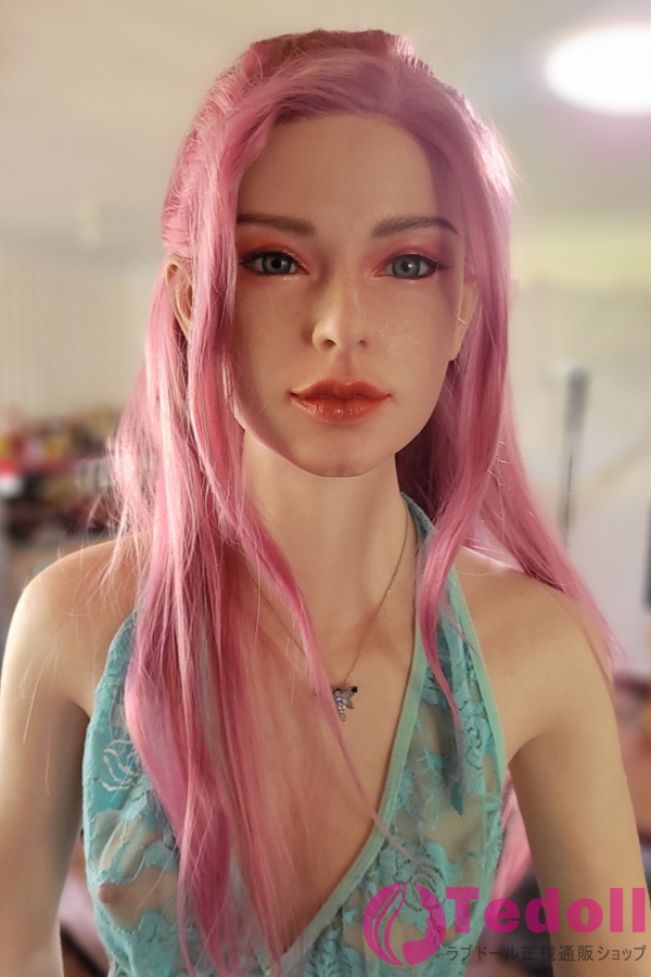 Starpery Queen 171cm欧米風ダッチワイフ 熟女 妖艶な姿 セクシー系ラブドール Aカップ ノーマル肌 掲載画像はフルシリコン製