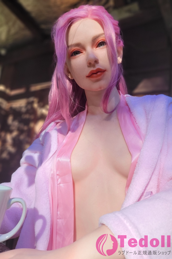 Starpery Queen 171cm欧米風ダッチワイフ 熟女 妖艶な姿 セクシー系ラブドール Aカップ ノーマル肌 掲載画像はフルシリコン製