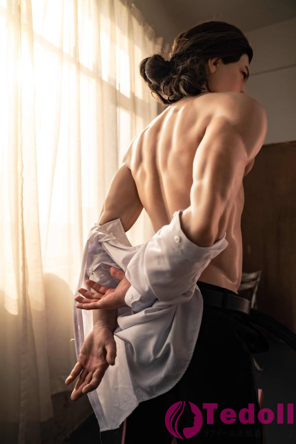 Realing 震枭「Regan」 175cm大人用セックスドール 背の高い 筋肉型男性ラブドール 小麦肌 掲載画像はフルシリコン製
