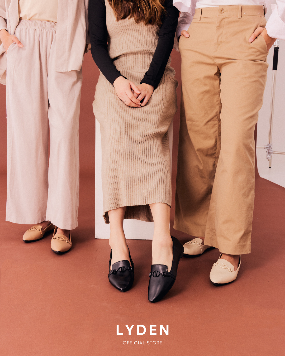 【NEW】Lyden Dreamy X Charm Series Flats - Beige