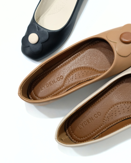 【Le Flowers The Secret Garden Series】No.4 Petal Womens Flats/ Womens floral flats /cushion flats /Kasut Bunga Perempuan - Classic Black//Brown//Beige