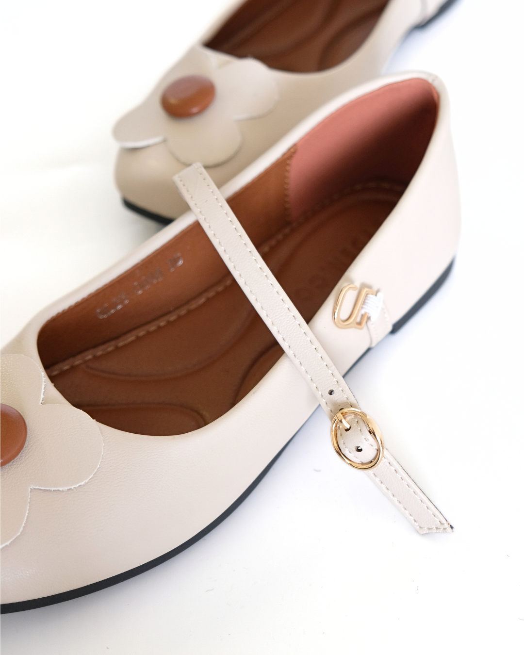 【Le Flowers The Secret Garden Series】No.4 Petal Strap Womens Flats/ Womens floral flats /Kasut Bunga Perempuan - Classic Black//Brown//Beige