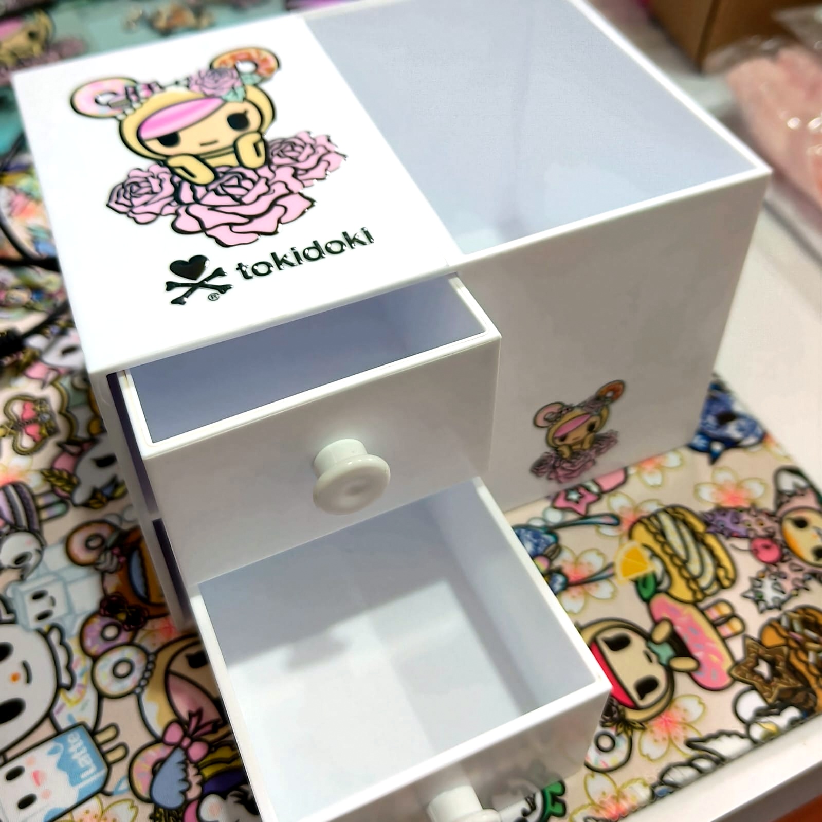 Donutella Desktop Organiser