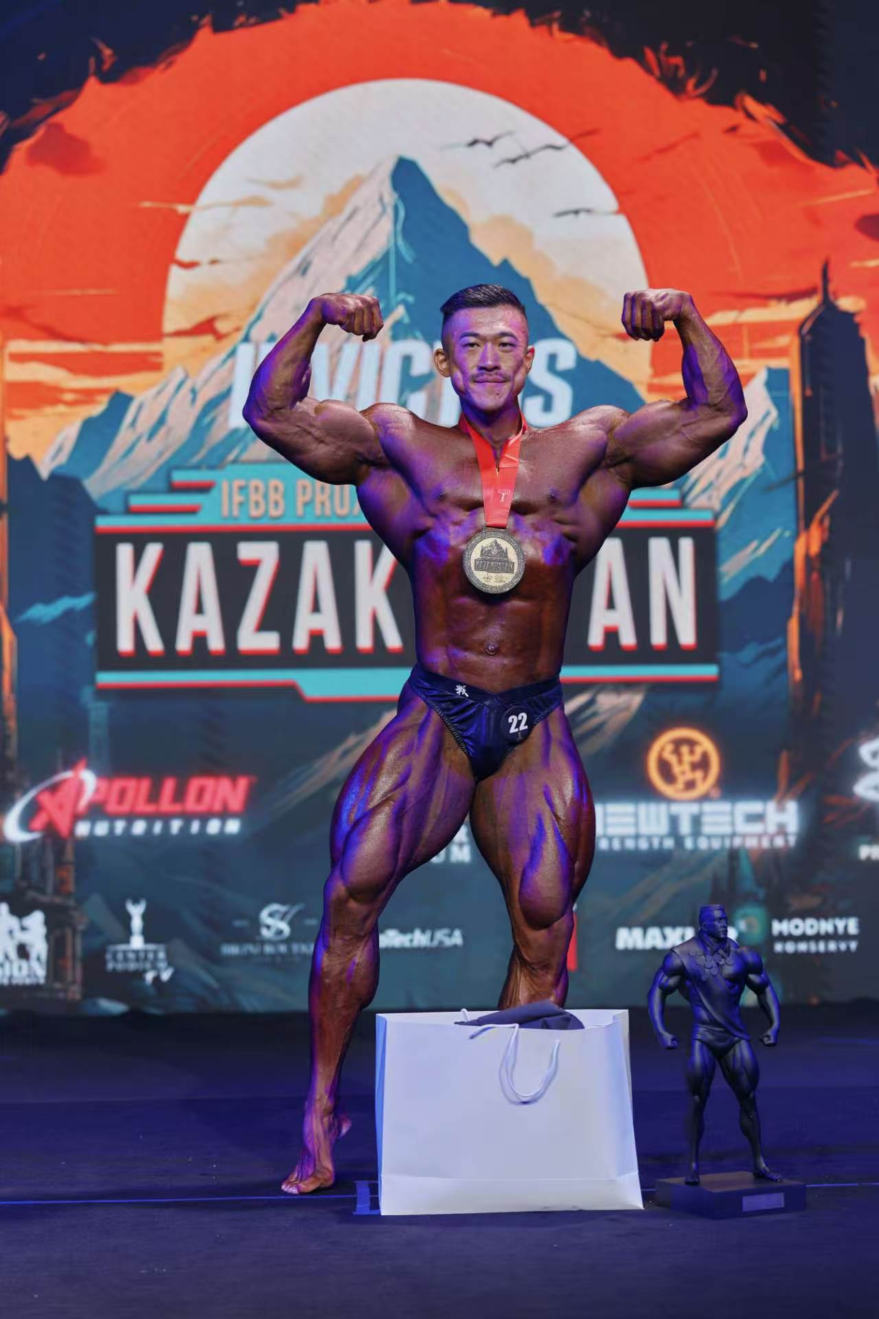 CP01 Signature Posing Trunk Custom-Made for Classic Physique ProSuits Kai Wang