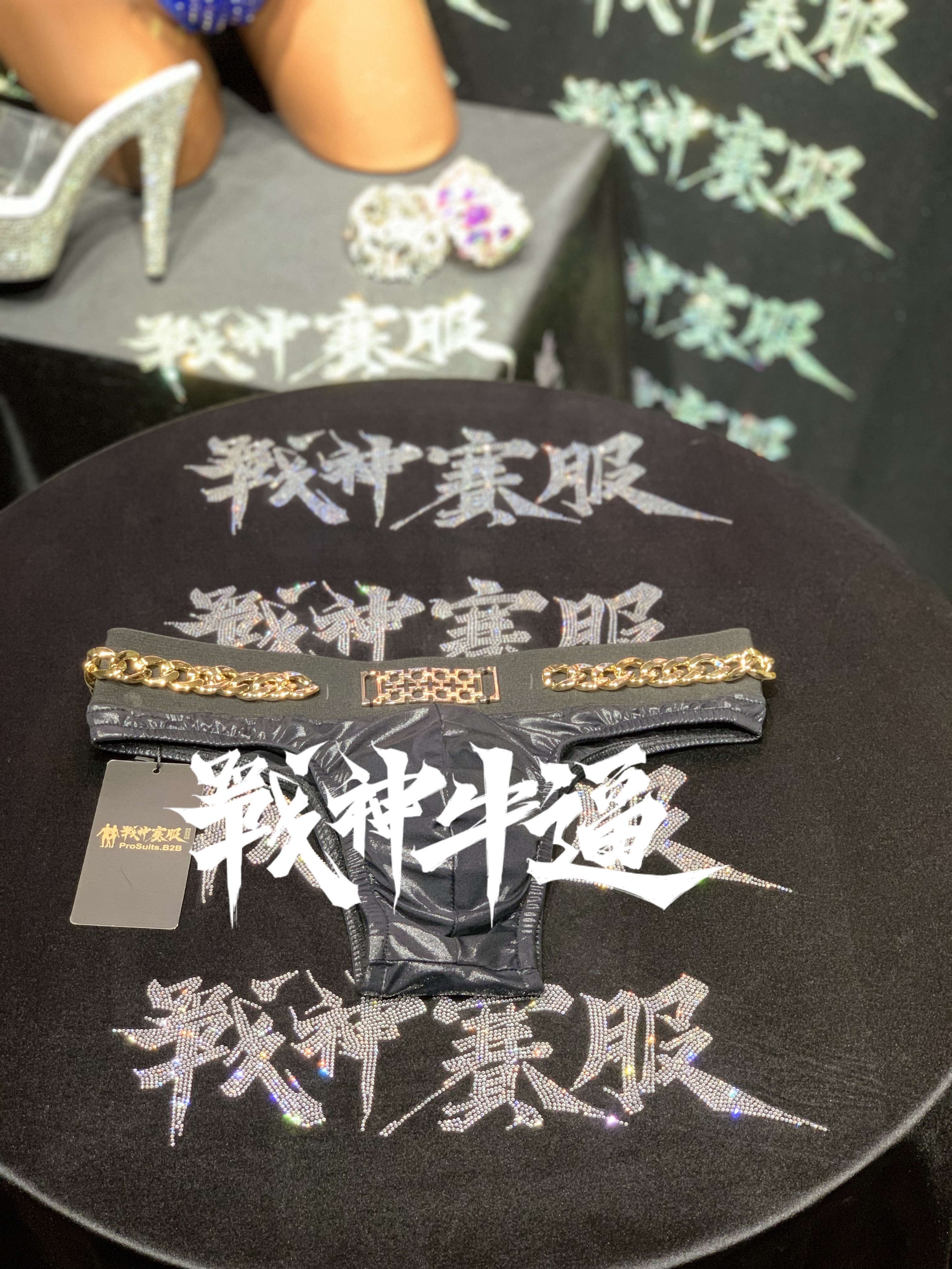 MM05 Posing Trunk with Chain Ornaments for Muscle Model ProSuits