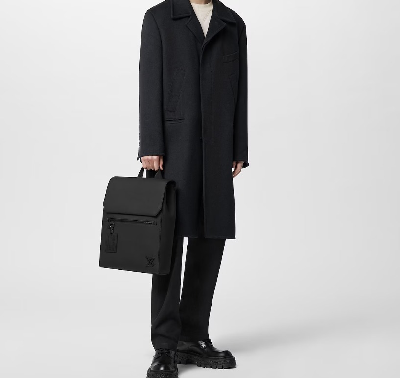 【2025】LV 【メンズに大人気】Louis Vuitton　ファストライン バッグパック 30 x 40 x 11 cm