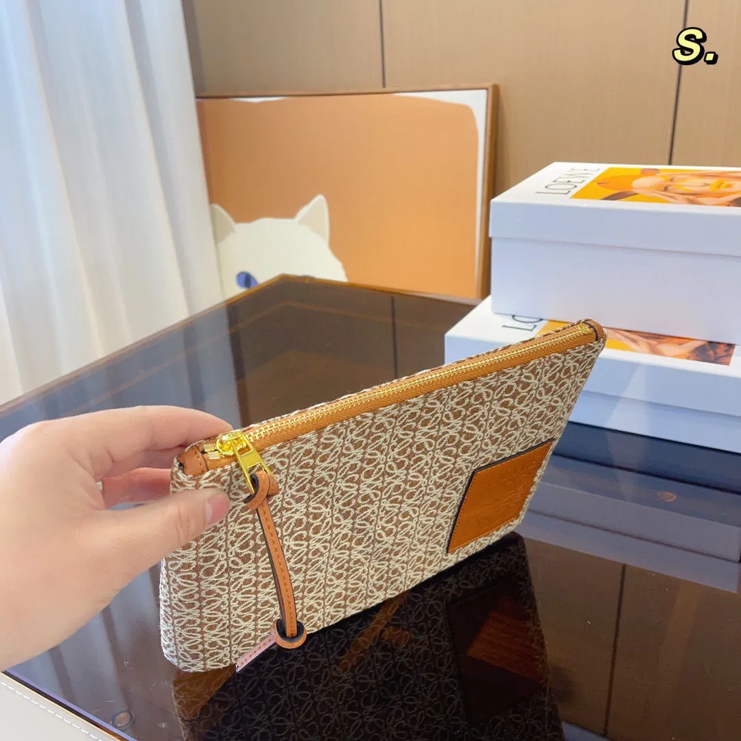 【国内発送】LOEWE クラッチバッグ ブラウン