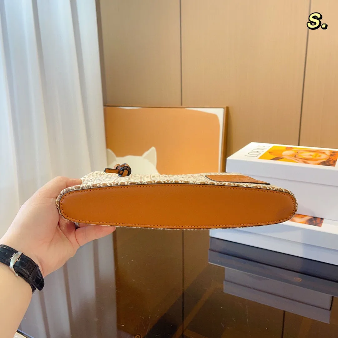 【国内発送】LOEWE クラッチバッグ ブラウン