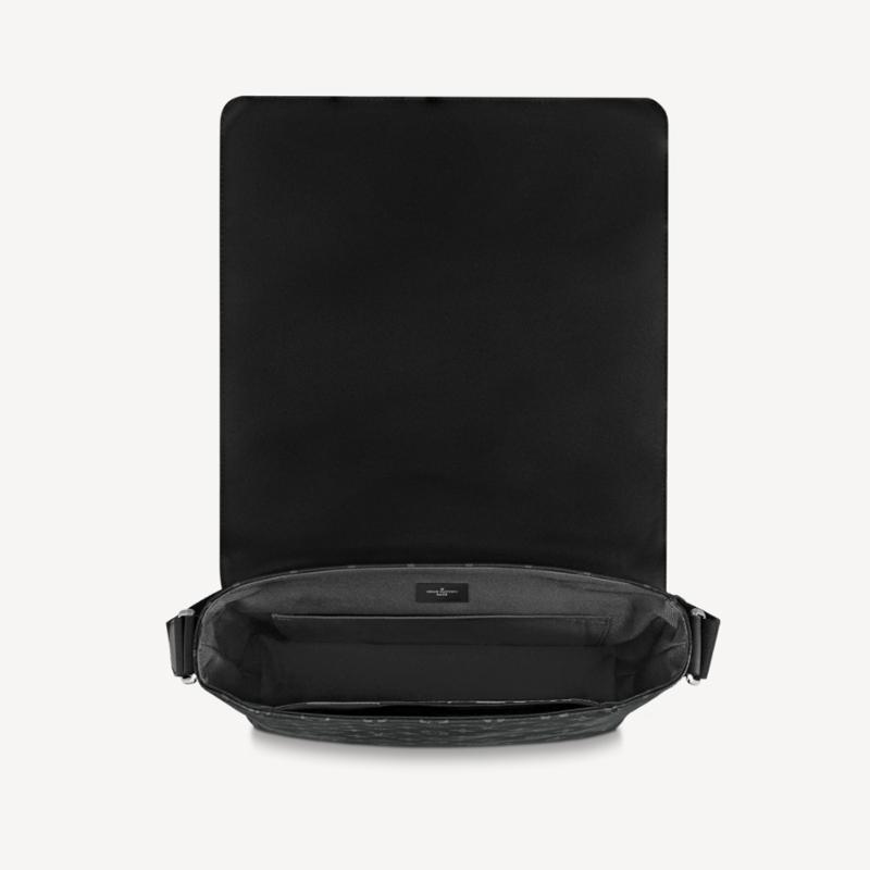 【2025】LOUIS VUITTON メンズショルダーバッグ M44001