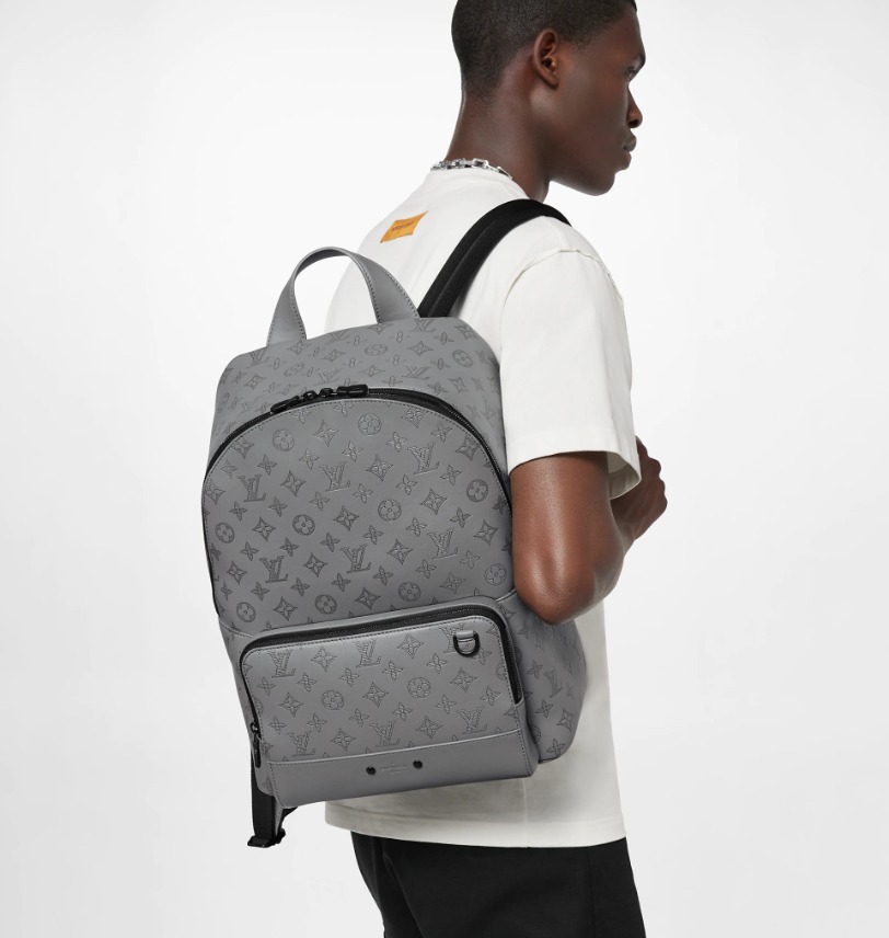 【2025】Louis Vuitton LV ヴィトン モノグラム リュック グレー 黒 シンプル 長財布 入る 33 x 41 x 18 cm