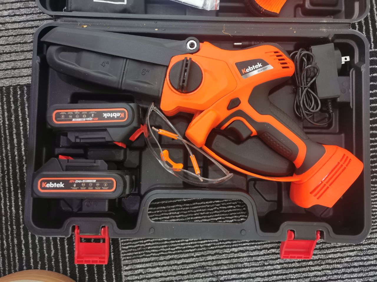 Kebtek 6インチ電動チェーンソー品番DLA-0017の収納ケース