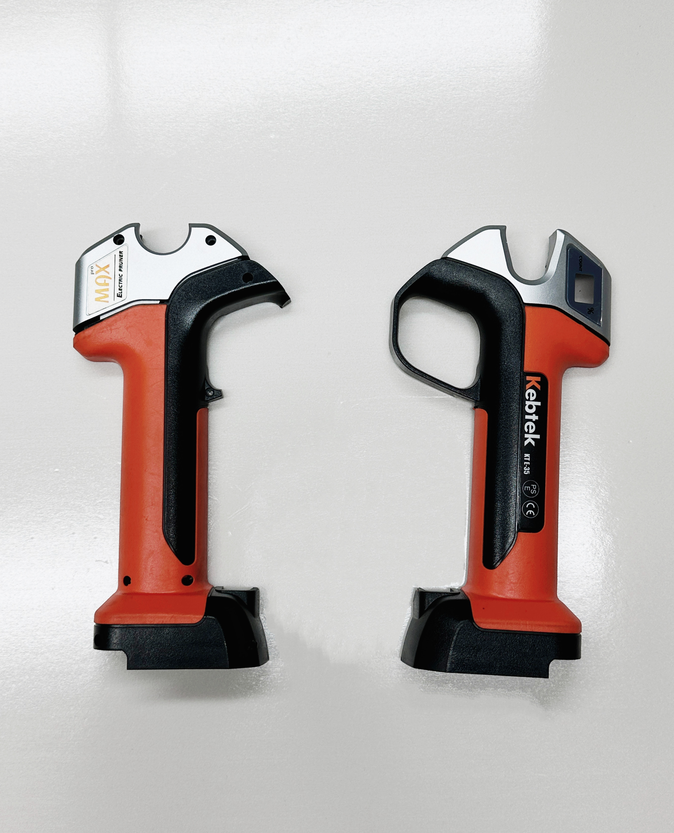 KT E35のカバーとネジ1式