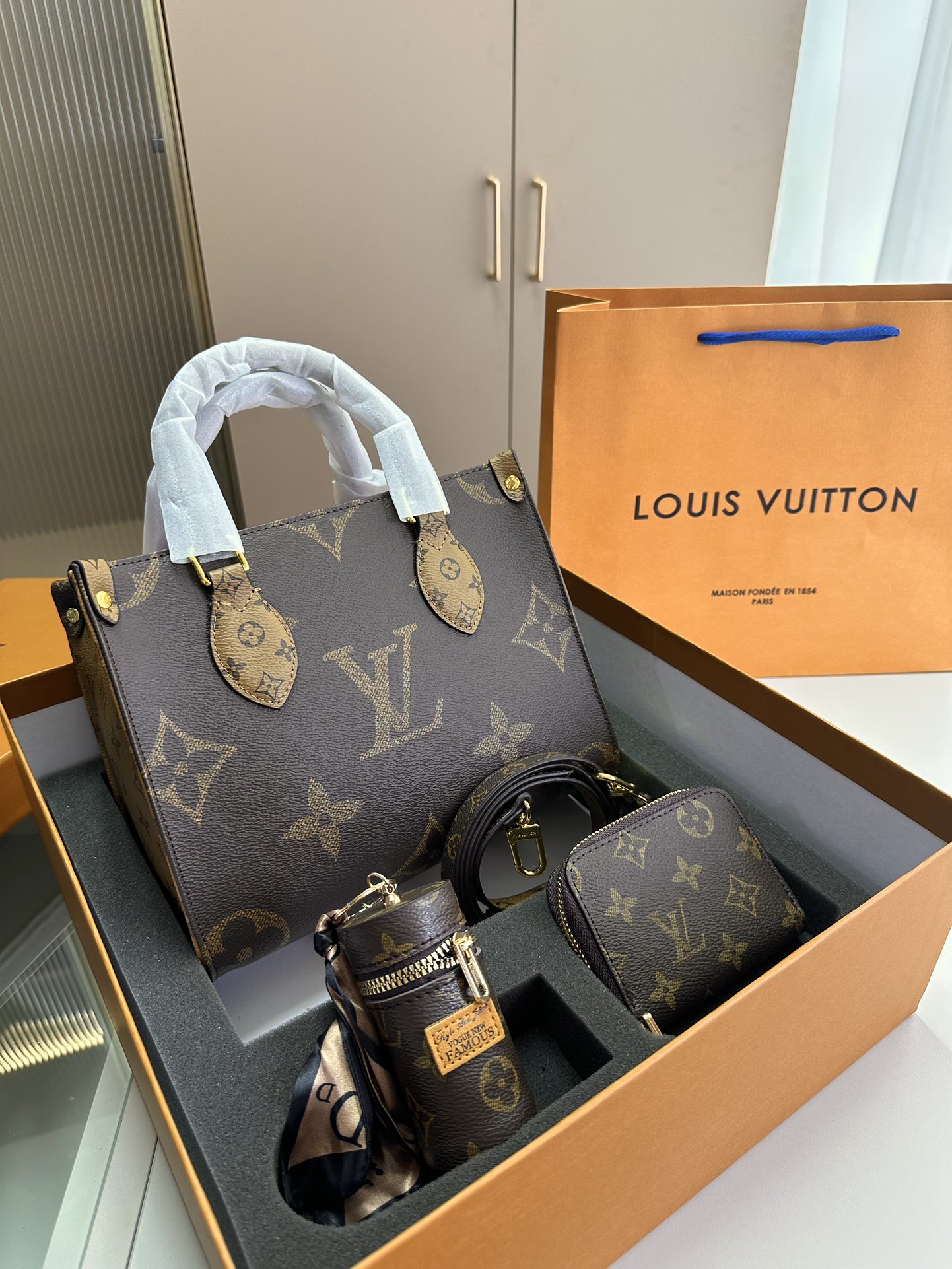 【LOUIS VUITTON】【大人気定番商品】LOUISVUITTON 古い花3点セット お得