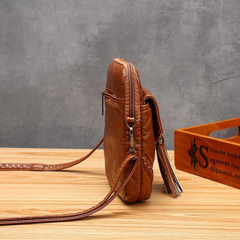 Women's Retro Leather Large Capacity Zip-up Waterproof Crossbody Bag - dianpubaba