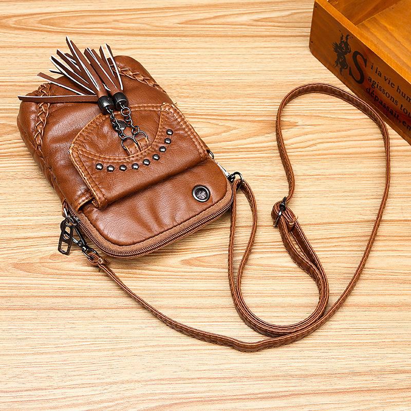 Women's Retro Leather Large Capacity Zip-up Waterproof Crossbody Bag - dianpubaba