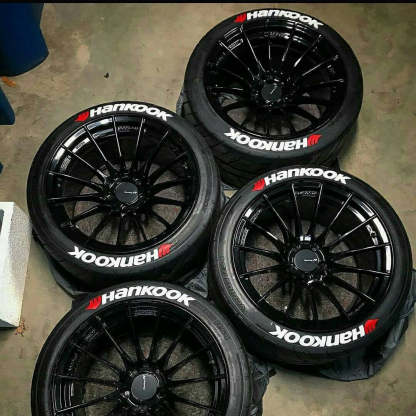 那时我们有梦，关于文学，关于爱情，关于穿越世界的旅行。如今我们深夜饮酒，杯子碰到一起，都是梦破碎的声音。——北岛《波兰来客》 - dianpubaba