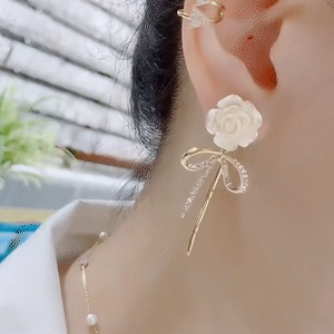 白色仙氣花朵耳環